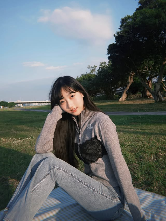 menon2097's tweet photo. 認真問  
你們會想跟我約會嗎  ？ 
其實我蠻期待的
不嫌棄的按個 ❤️ https://t.co/5tfleIzoWr