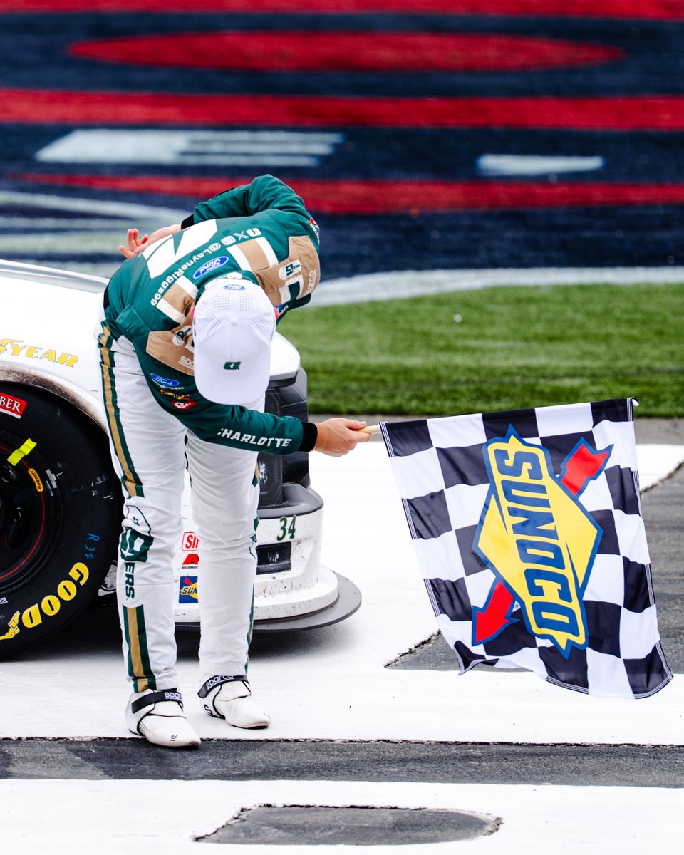 NASCAR CRAFTSMAN Trucks tweet media
