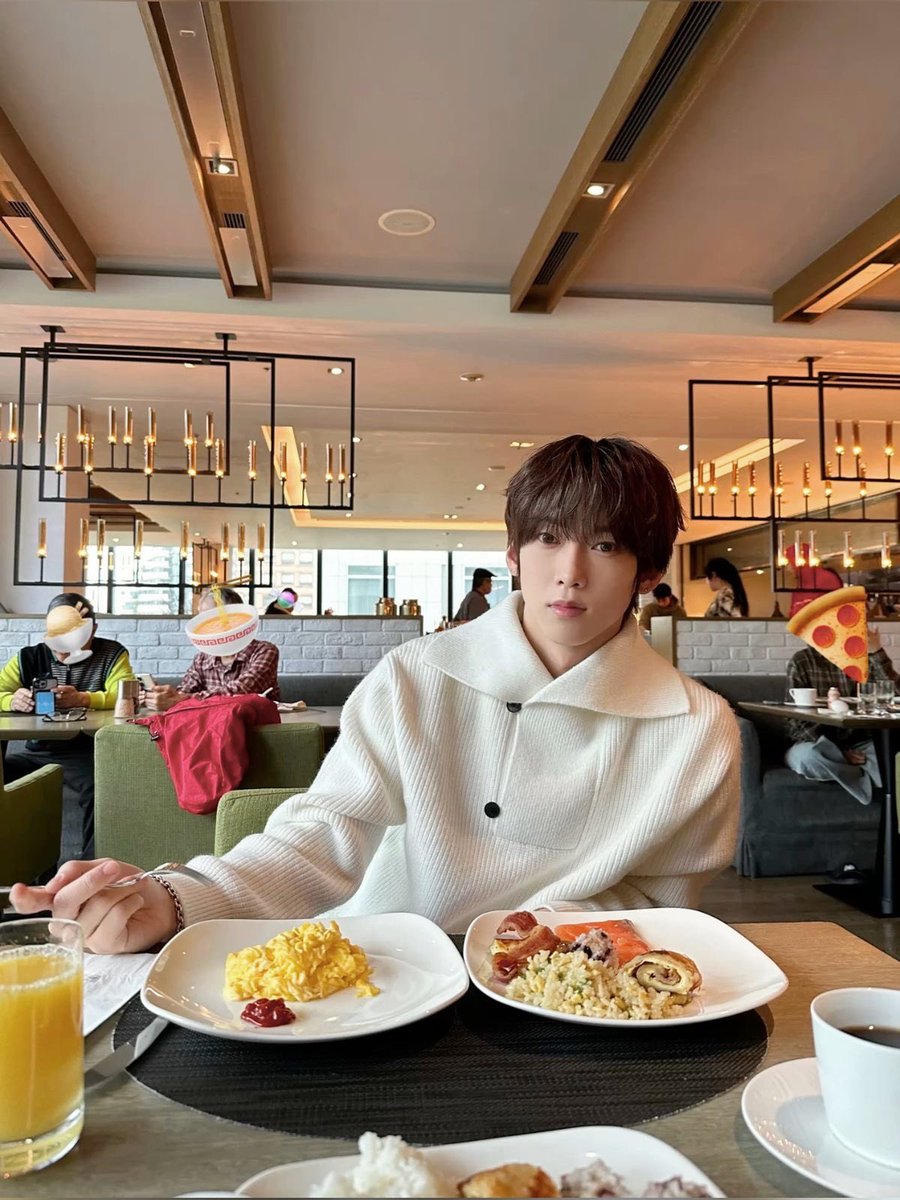 ihrtseulgi's tweet photo. breakfast date with kamden 🍴🫶🎀
#AMPERSANDONE #andearselcaday #andear #ADSD #ANSD #KAMDEN  @_AMPERSANDONE_ https://t.co/z5tHb8loAq