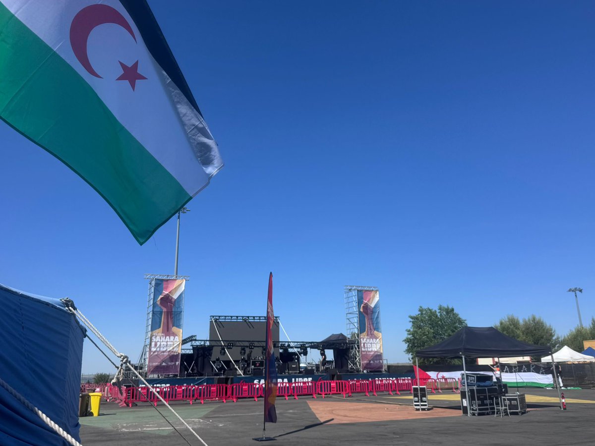 RASD_Euskadi's tweet photo. La Delegación Saharaui en Euskadi, junto a una importante representación de la diáspora saharaui, ha participado en las celebraciones del 50º aniversario de la RASD 🇪🇭 celebradas en Rivas-Vaciamadrid.

Euskadiko Ordezkaritza Sahararrak, saharar diasporaren ordezkaritza zabal batekin batera, Rivas-Vaciamadrilen ospatutako SEADen 🇪🇭 50. urteurreneko ospakizunetan parte hartu du.