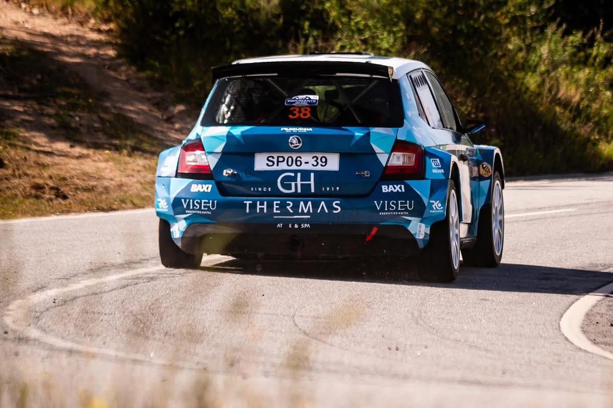 RallyTwiter's tweet photo. PORTUGAL ๐ต๐น
Campeonato Centro de Ralis
Rali Espumante do Dรฃo
Carlos Matos e Ricardo Faria em ล koda Fabia R5 venceram a segunda ronda do Regional Centro.
Foto: FPAK
#rallyface2013 #rallye #rali #ralis #rallyfans #Rally2 #rally4 #R2 #rallycar #portugal #Centro https://t.co/pNcYYYi9Rc