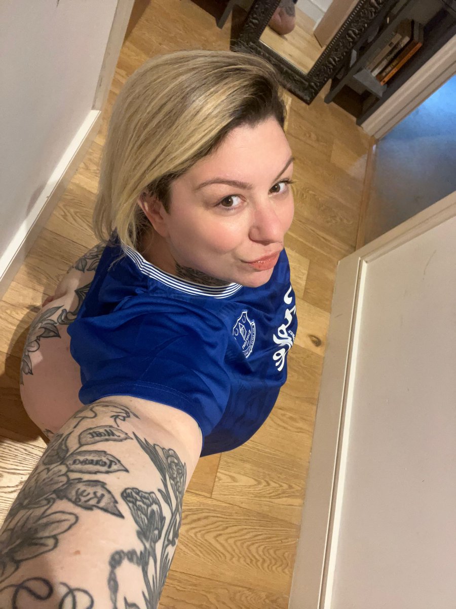 Katie Summer tweet media