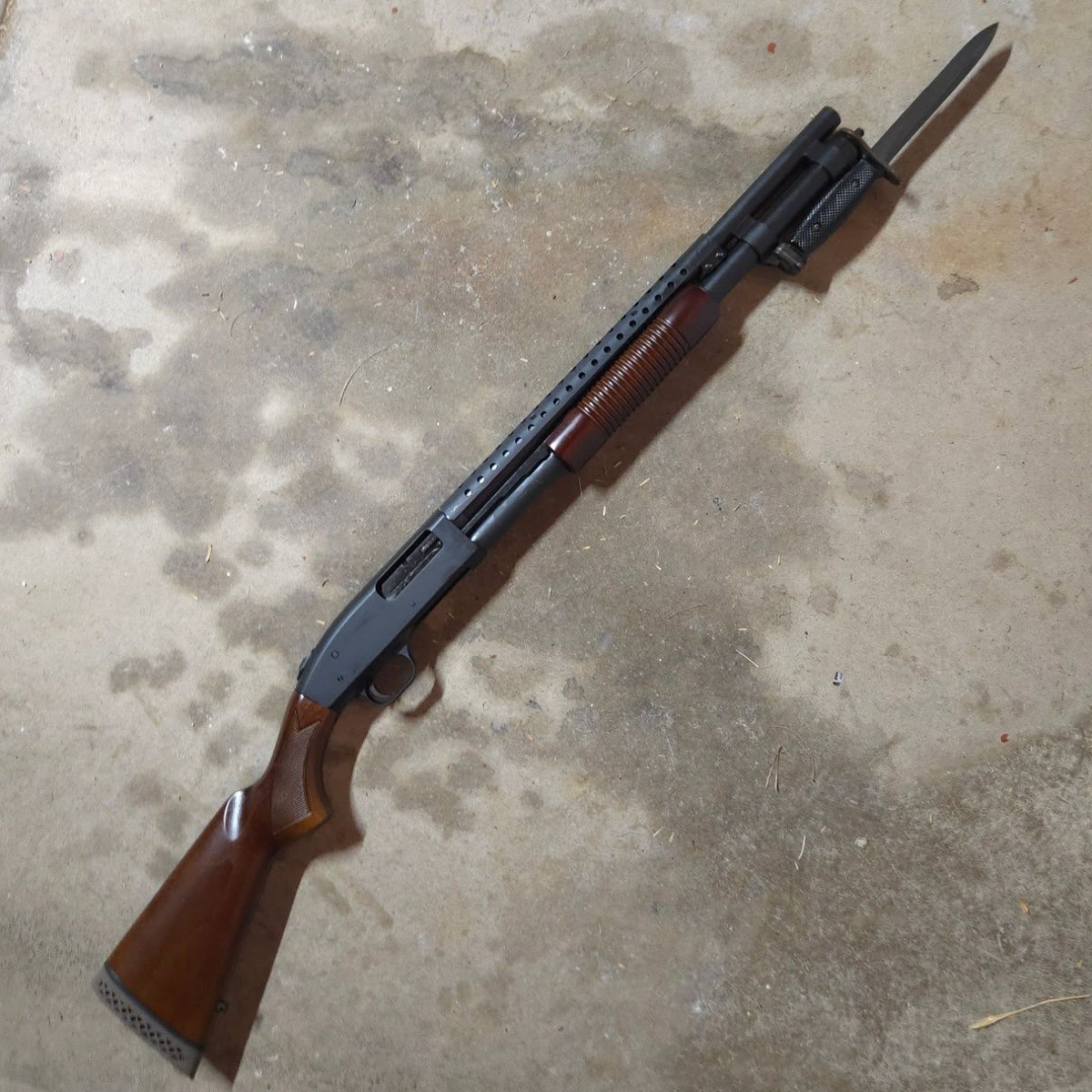 Mossberg tweet media
