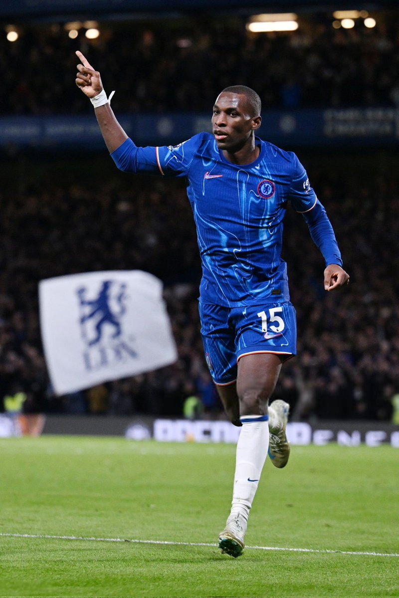 Maxwell tweet media