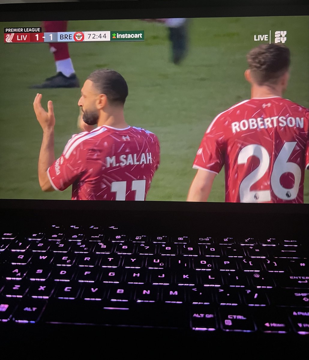 lh_opthegoats's tweet photo. stop i’m crying. that’s salah’s final game with liverpool done 💔 https://t.co/I6xMYOs8MX