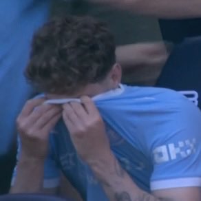 cityreport_'s tweet photo. John Stones receives a guard of honour from both sets of players; in tears as he takes his place on the bench. 🥲🩵 https://t.co/tMg493XDdG
