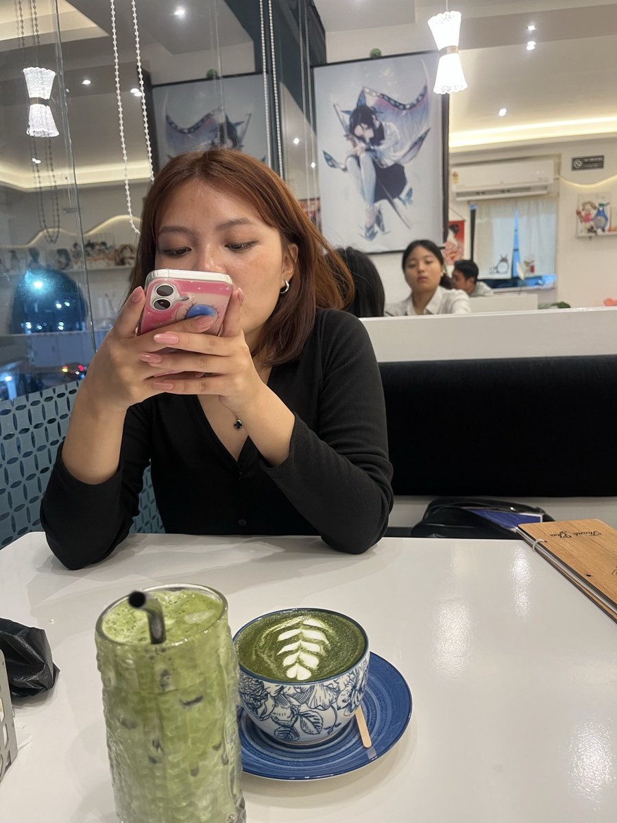 PZaam503's tweet photo. My forever prettiest date, who holds so many pieces of me. 🫶🏻🧿#highschoolbestie #soulmate #date #dcafe https://t.co/zFs0y441rm