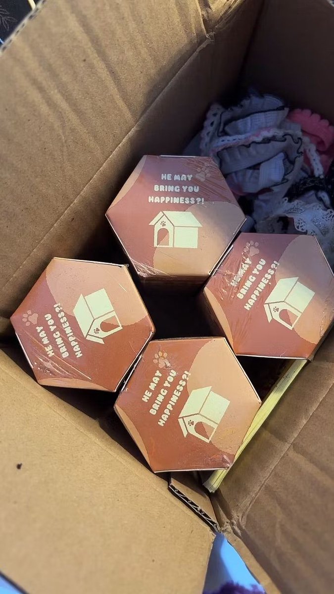 mcdenakk's tweet photo. wts 185 per pcs guys sisa 3 pcs ya ms sealed ngabisin barang aja https://t.co/nFfsD11RBo