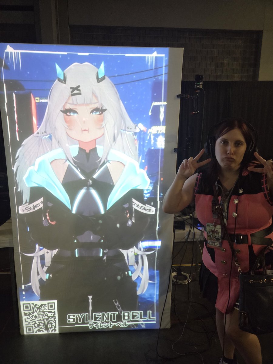 megamikers's tweet photo. It was awesome meeting you @SylentBell Thank you for continuing to be my favorite vtuber in the space and for continuing to encourage us! Lots of love and prayers from my wife and I 🩵🩵 https://t.co/cIBiLwm95z