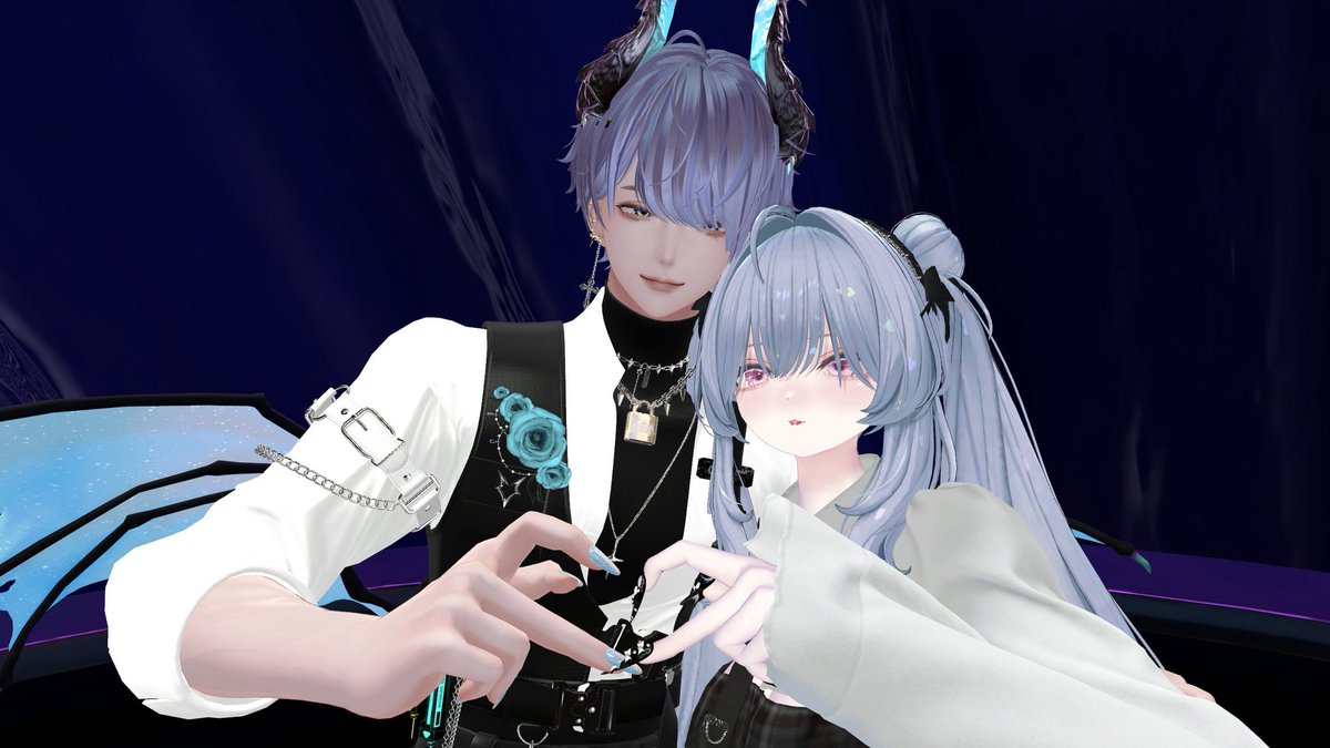 drsychanz's tweet photo. ありえん集合写真が下手なんだけど、特別営業に！行ったよ……！！！
普段あんまりお話できないインキュバスさんともお話できてとっても幸せでした。欲を言えばザインさんともお話したかったな…
大好きな場所、あどーね #Adone_VRC https://t.co/VkqQkgOGtT