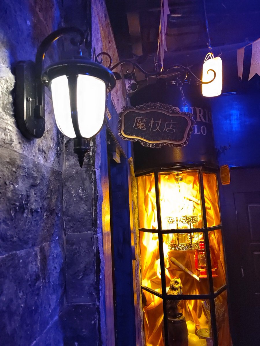 UpTopBusiness's tweet photo. Locked in a dim room with only a riddle on the wall! Grab clues, solve puzzles and escape before the time runs out. Who’s up for the challenge， https://t.co/GHyUK8tyAp