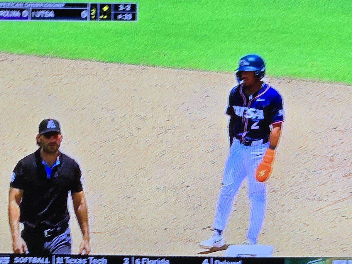 pepperleach's tweet photo. Jacked @MichaelRyanRuiz working the AAC Championship at 2nd base today
@JuJuGotti @LeBatardShow https://t.co/KJdjSJMygP