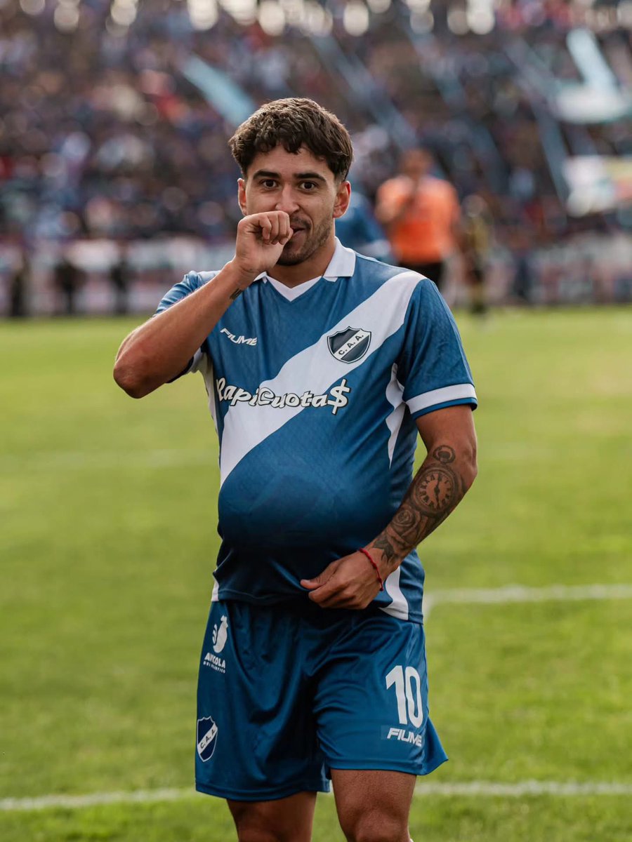 ClubAlvaOficial's tweet photo. Una LO-CU-RA https://t.co/D9oI8Rwe02