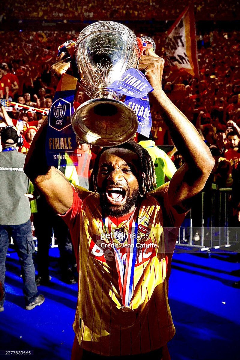 rclensynadamas's tweet photo. Mon frère. 
Je t’en supplie, tu ne peux pas nous laisser comme ça et partir sans goûter la Ligue Des Champions avec nous, pour l’amour de Dieu et du peuple Lensois fais nous un signe, reste à la maison, à ta maison, dans ta famille  @asaintmaximin 🙏🏼🔴🟡 https://t.co/t0v3BinYYC