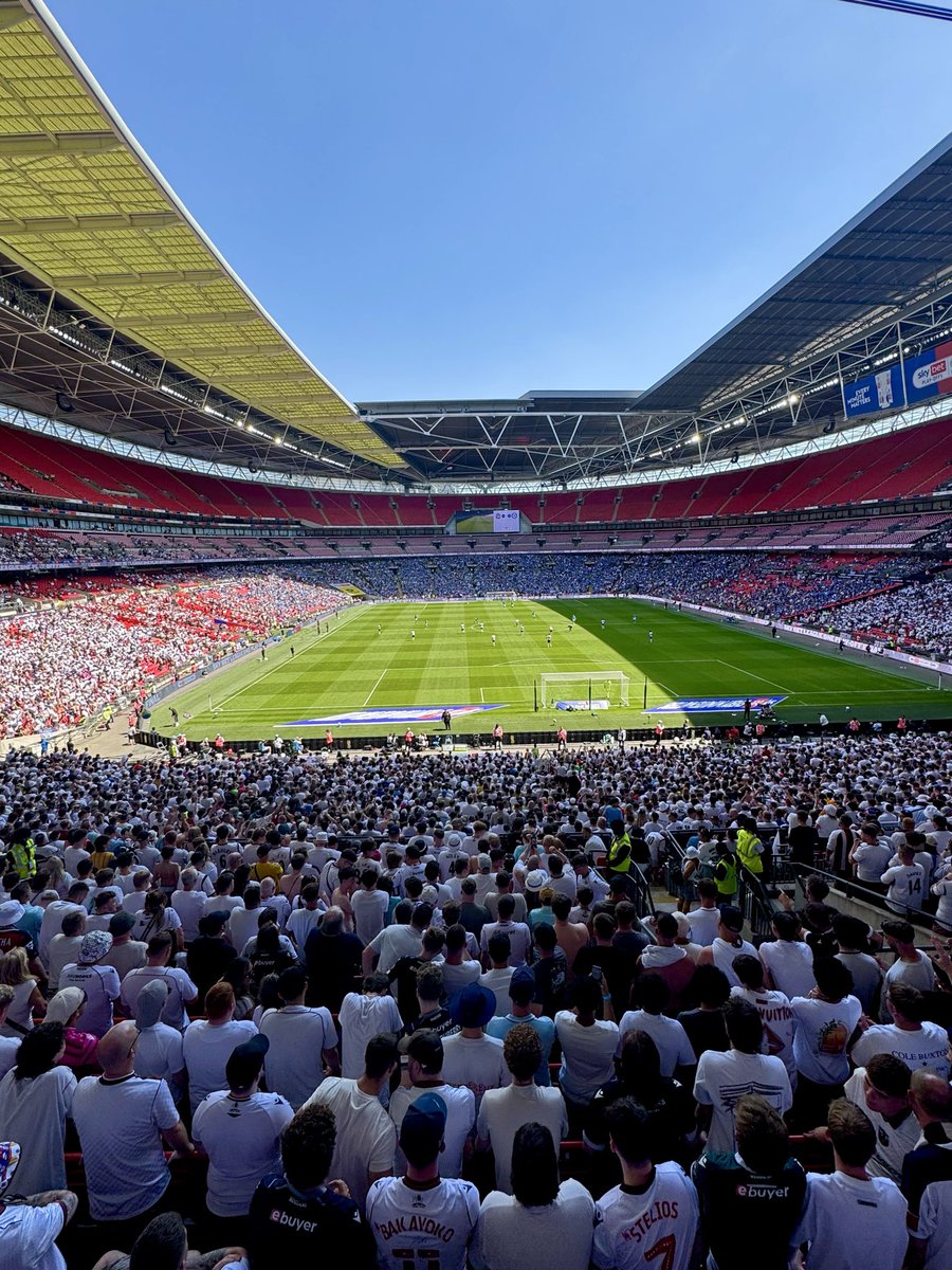 CedricSed's tweet photo. I’ve seen some incredible days following this wonderful club all over the show, but today is right up there. My bro can fly back to Sydney a happy man (after a week of beers with me). Up the Whites! 🍻🍾🤍 #BWFC https://t.co/4X6tO2a957