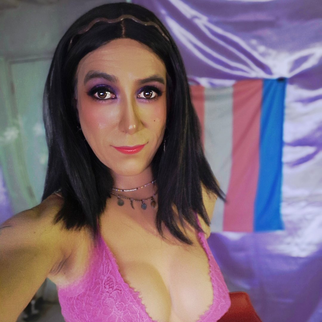 CAM4 tweet media