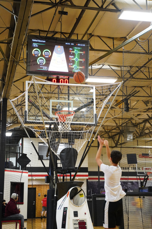 shoot360's tweet photo. Splash Meter Technology brings every shot to life.

At Shoot 360, athletes get instant feedback on arc, depth, and accuracy so they can see exactly what a “perfect shot” looks like and repeat it.

Train smarter with real-time shooting data that turns every rep into measurable... https://t.co/NTEkuQwEFB