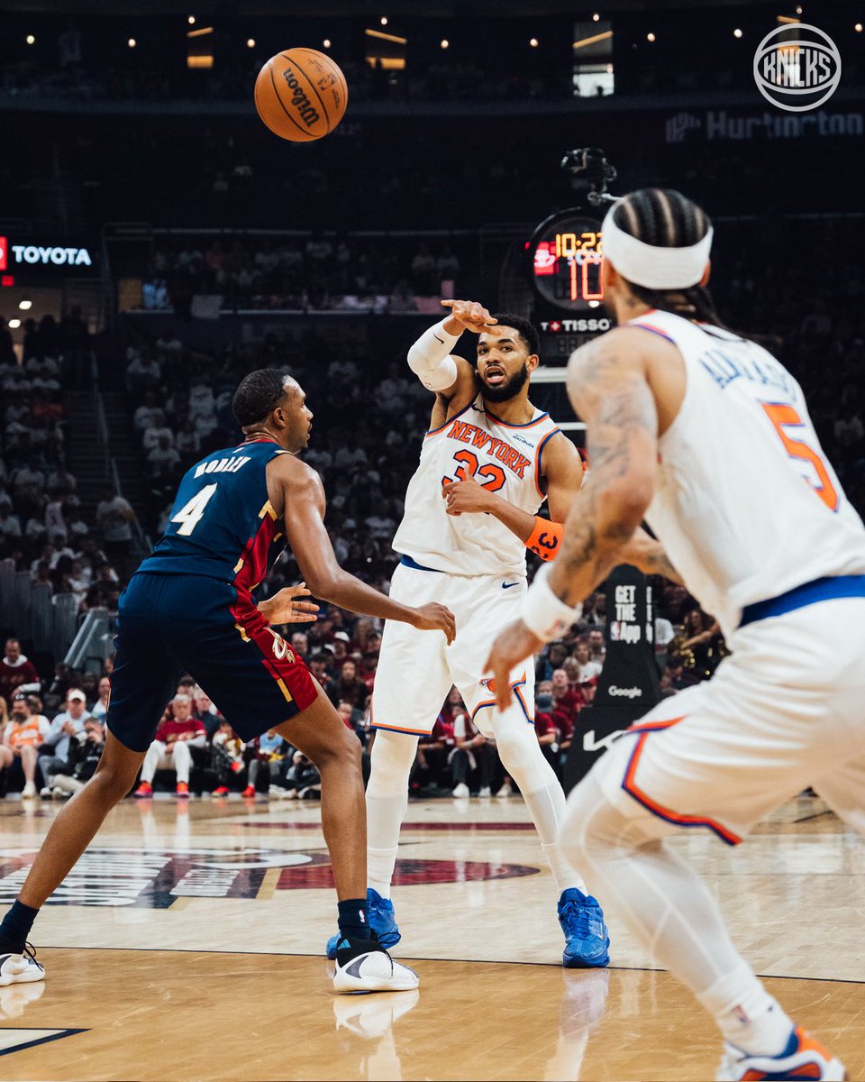 nyknicks's tweet photo. the art of the kat dime 🥽 https://t.co/4g6aX1YZMp