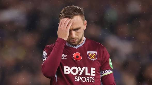 UberWestHam's tweet photo. West Ham have been relegated from the English Premier League after a 14 year stay. https://t.co/Yg5Km8vZWg