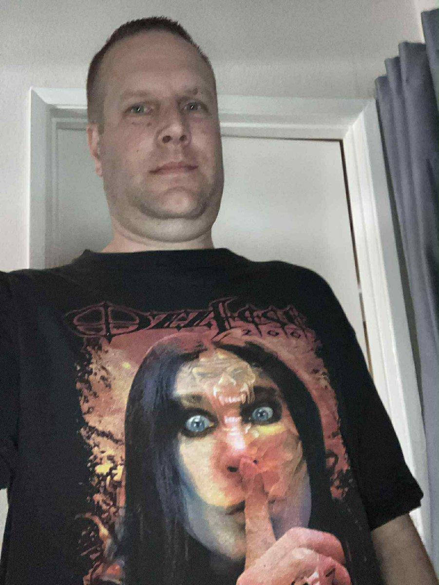 klifnotes's tweet photo. ReplayToday we will celebrate the life of Ozzy Osborne by playing The Setlist of Bands Ozzy from New Years 2018 Ozzfest.Thanks DJ Top Gun Also playing the Setlist of Bands for Ozzfest 2002 concert.Check out my radio show today Sunday 5pm PSTListen @klbp.org,Klbp tune in app https://t.co/o9C3SuSsIa
