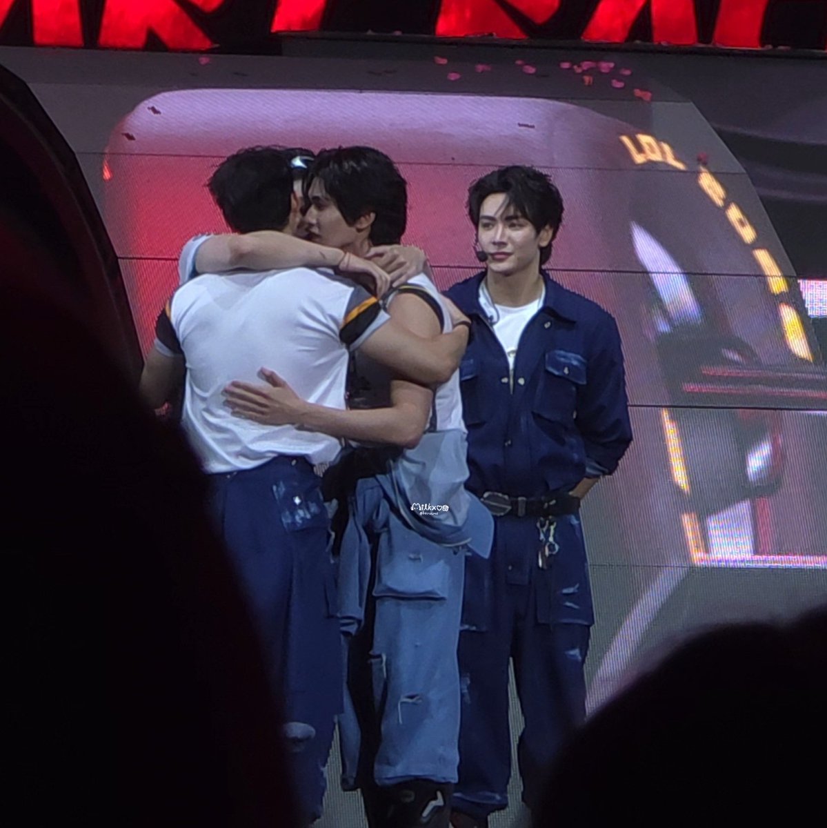 Miniz_1704's tweet photo. คัยก้อด้ายช่วยจุงด้วย 5555555555555555555555 อั่นลูกม๋ามันหูตกหูลู่ไปหมดแล้ว 555555555555555

#LOLFANFEST2026D3 https://t.co/M4oo6WXO8Z