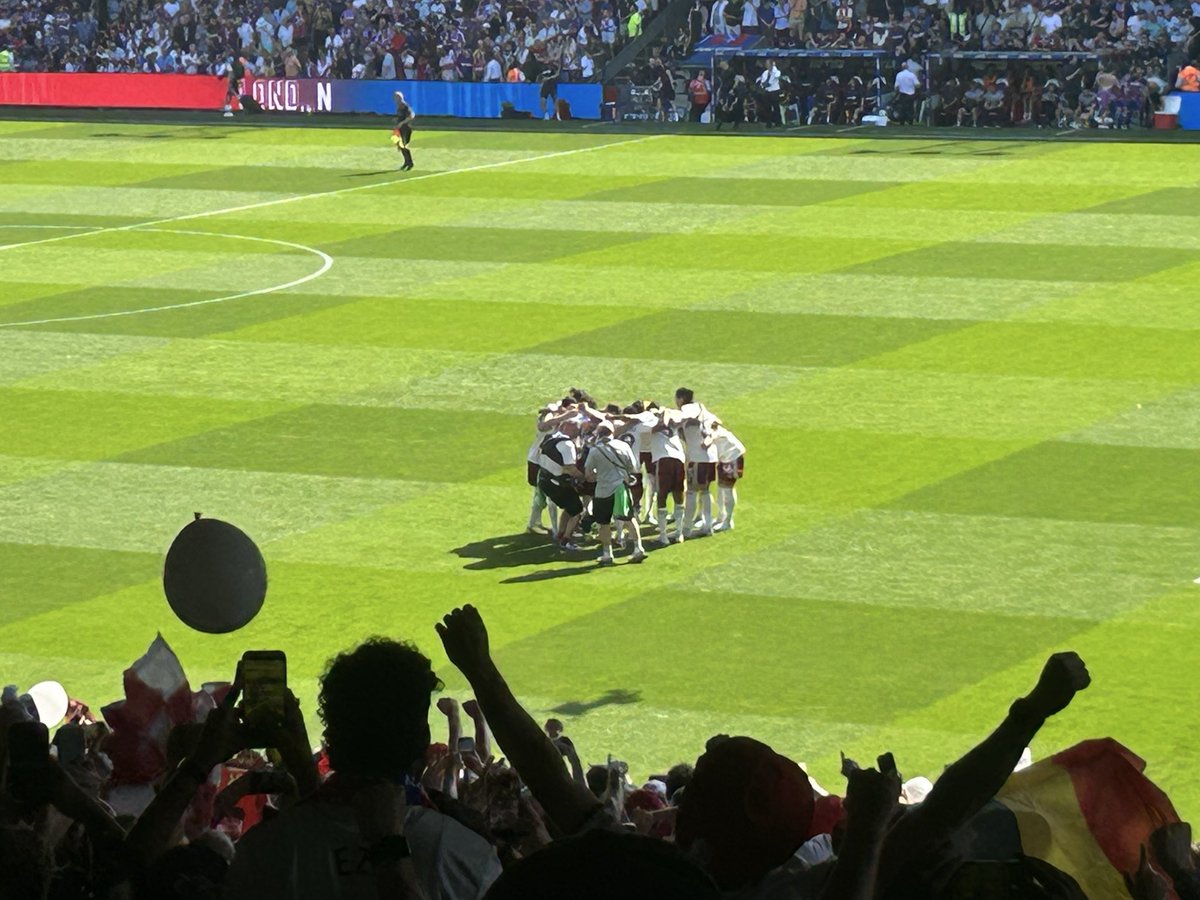 Gpollard71's tweet photo. Champions Champions https://t.co/3Xv3uicCn9