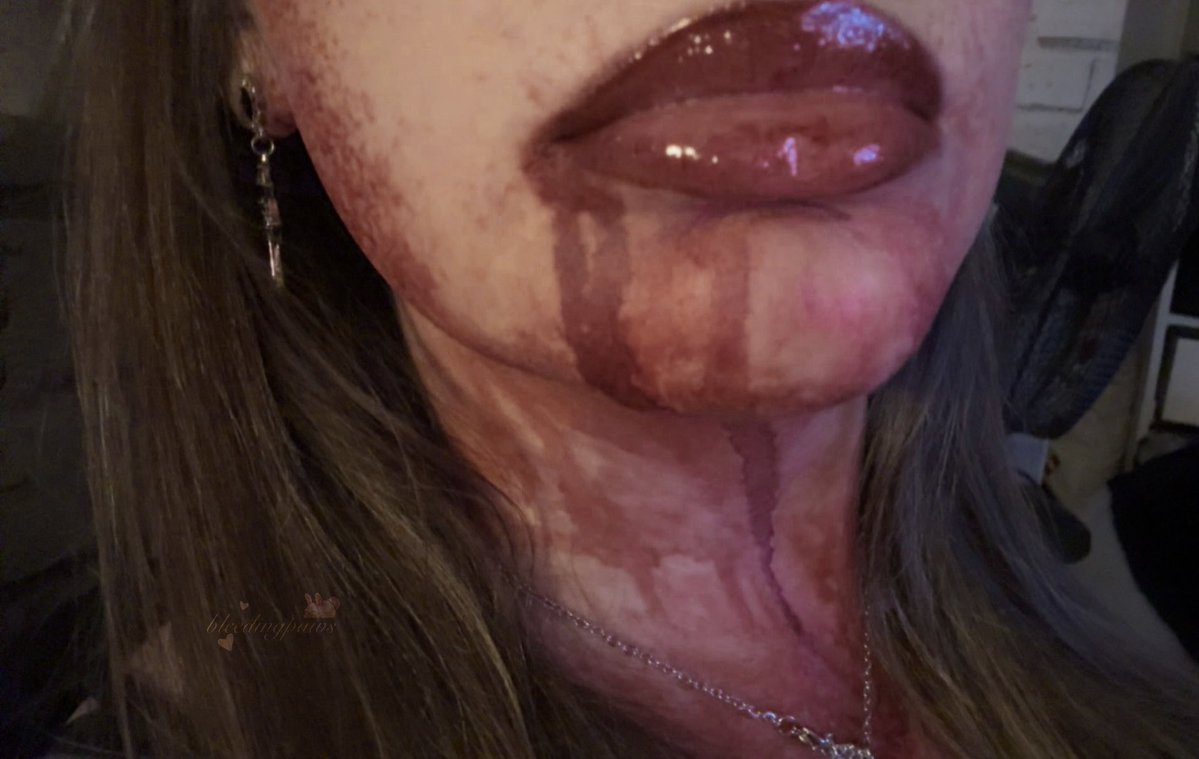 lana † tweet media