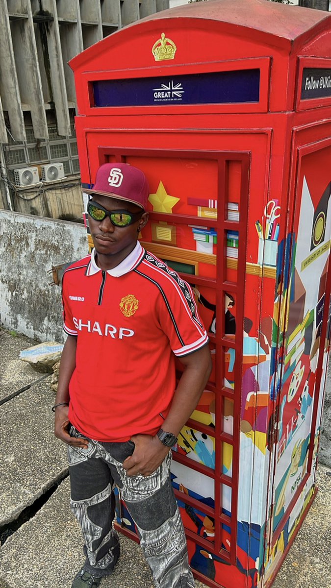 Fox0fWallStreet's tweet photo. Man United fans, Please let's be friends?โค๏ธโกโค๏ธโ๐ฅ
#GGMU #MUFC
#BF8
#EPL https://t.co/8iIcNaeR70