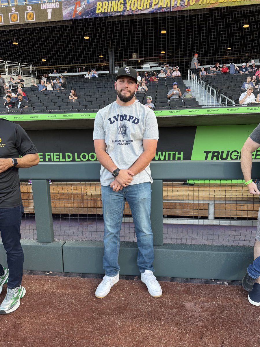 LVMPDSEAC's tweet photo. Southeast Area Command was honored to represent our department at last night’s Las Vegas Aviators game and throw out the ceremonial first pitch by Officer LaPolla ⚾️

Thank you to the @AviatorsLV for the opportunity and continued support of our community. https://t.co/2dBfOhhrPI