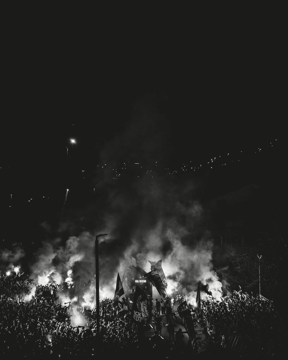 sergiogm_10's tweet photo. Sufrimos noches muy difíciles, nos repusimos, nos unimos y trabajamos para hacer algo histórico. La 25/26 será por tantos momentos, más y menos buenos, inolvidable. GORA REALA!💙 https://t.co/4t9xiFzR1A