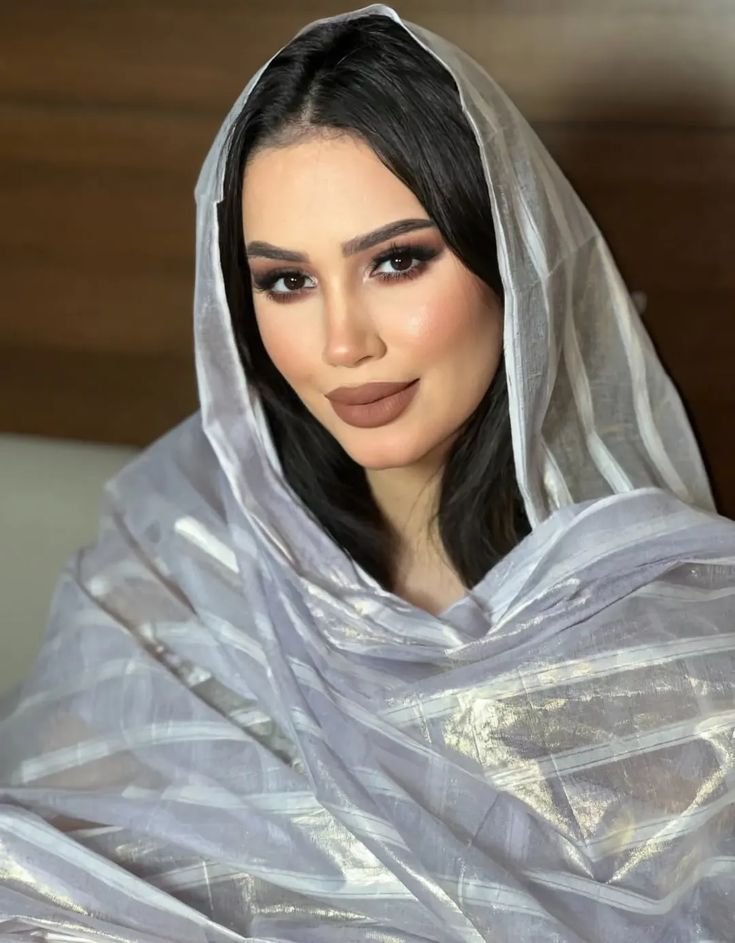 zahrataleumr's tweet photo. في عيون بنت موريتانيا هدوء الصحراء، وفي ابتسامتها جمال ما يشبه إلا الوطن 🇲🇷✨ https://t.co/S8auC0qN01