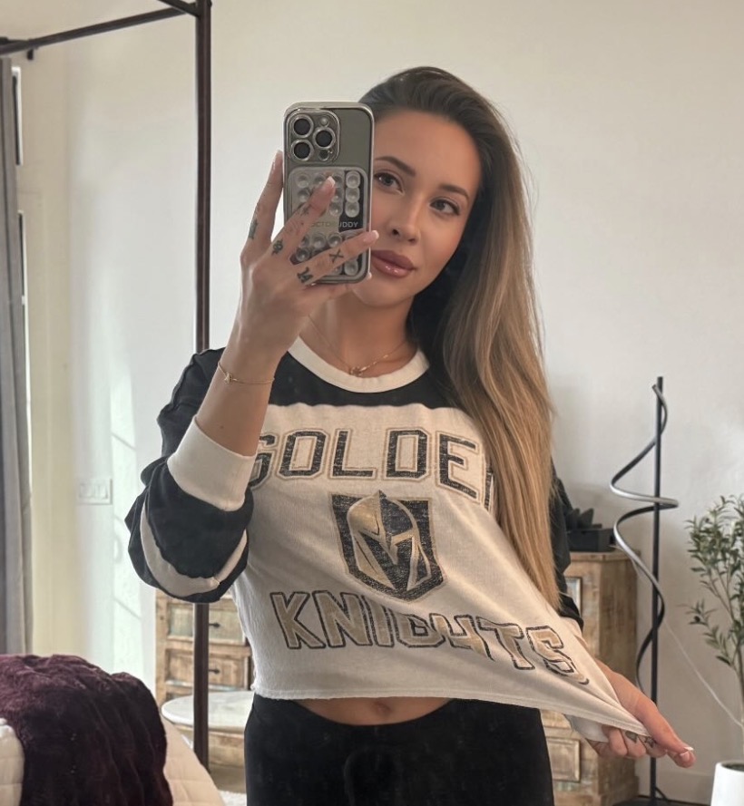KittyBaby_Cam's tweet photo. Should I go to the game tonight? https://t.co/xx30BNKiDK