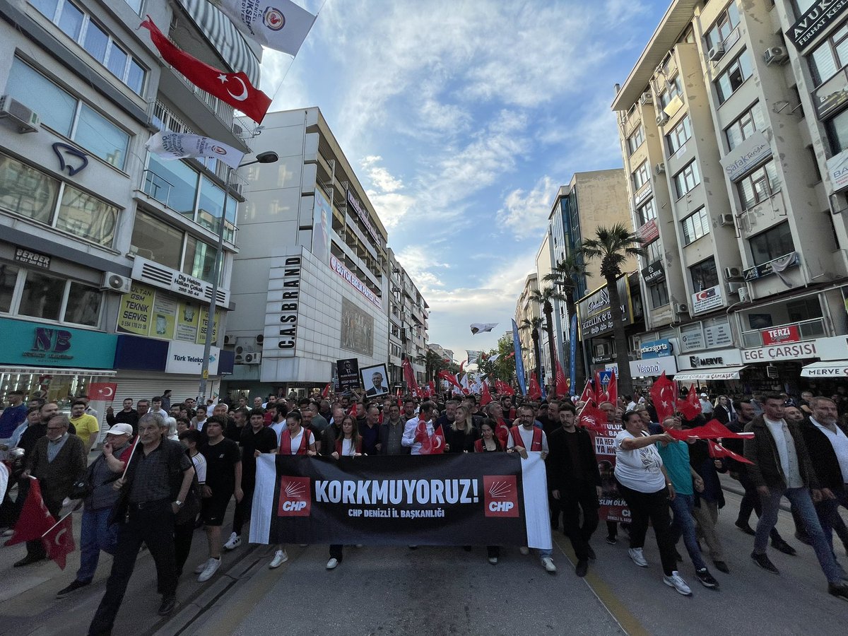 SolPartiDenizli's tweet photo. Bu darbeyi ancak  birlikte mücadele edersek durdurabiliriz.  

Kurtuluş yok tek başına ya hep beraber ya hiçbirimiz ⭐ https://t.co/W52XIrvb7x