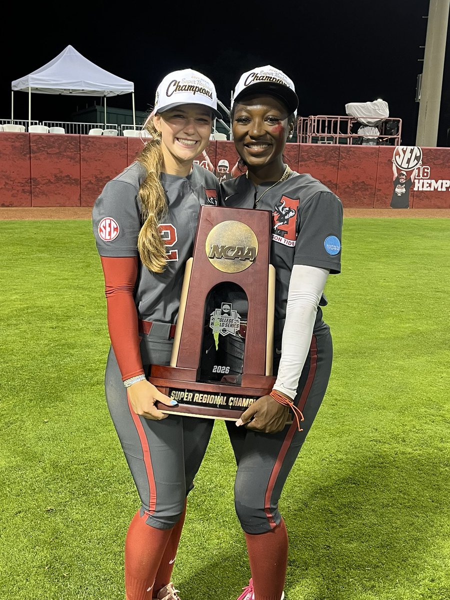 MirandaGriggs7's tweet photo. 👀 a few @LadyRedDevilSB alumni that are OKC BOUND!!!! Congrats! https://t.co/XkdUMxcXKk