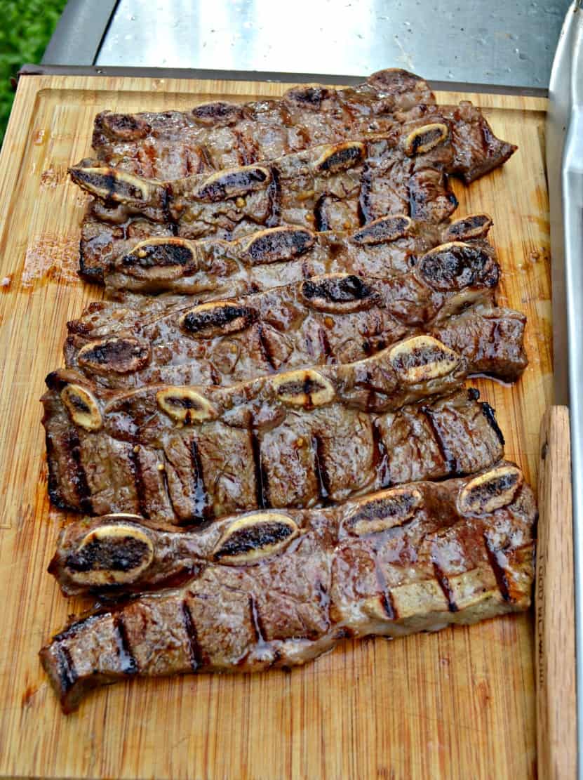 HezziD's tweet photo. Marinate these thinly sliced short ribs and then sear them on the grill to perfection for a grab and go snack or appetizer perfect for Game Day!
#ribs #grilling #shortribs #beef

https://t.co/QdHMwwc5Ys https://t.co/Ymhy8DG9Em