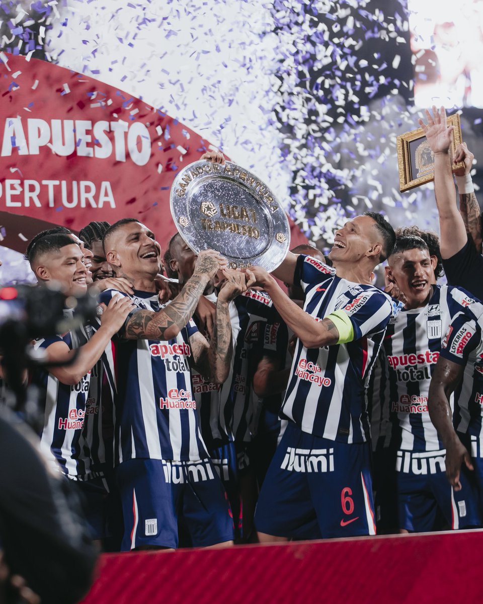 eileen_sv's tweet photo. Todavía sigo feliz🏆
Gracias, mi Alianza! 💙 https://t.co/Ucnv8ltPbk