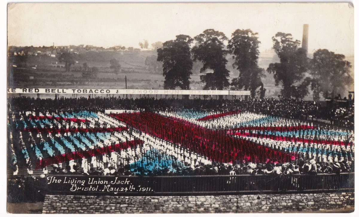 rt48994226's tweet photo. Empire Day celebration  in Bristol, 1911. The "Living Union Jack":  2,500 school children form a human representation of the British Union Jack flag. https://t.co/erlL1mNIhT