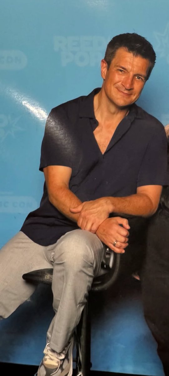 Birgit0511's tweet photo. @Star_Medd @60Ritschi @NathanFillion Happy Sunday to @Star_Medd @castle_all @60Ritschi @NathanFillion and all #NathanFillionFans.
I‘m on my way to meet a friend. 
Enjoy your day.
Greetings from Austria 🇦🇹 https://t.co/q13MGFA6ag