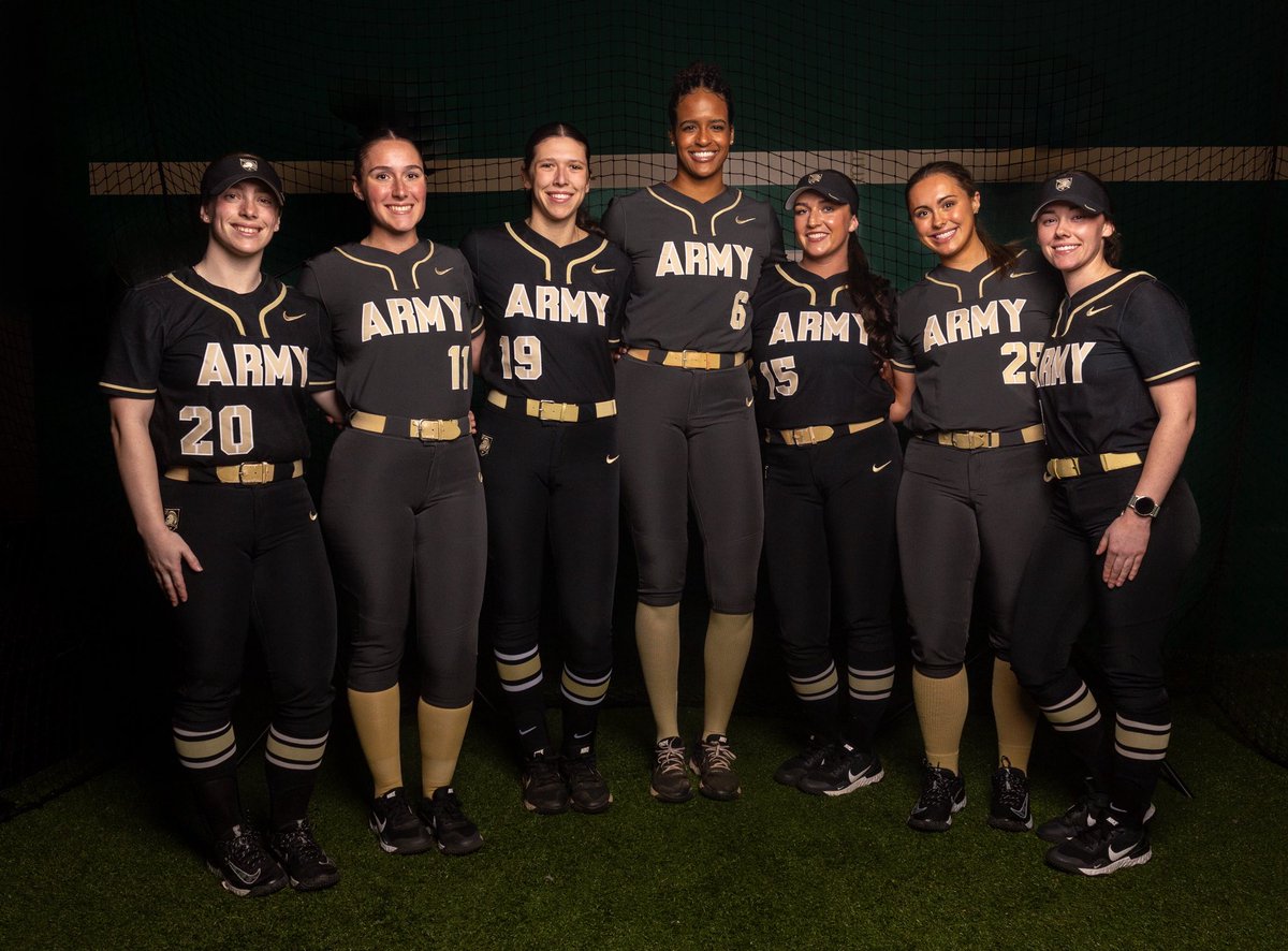 JenConsaul's tweet photo. So proud of this group of newly commissioned Second Lieutenants. I’m incredibly grateful for the impact each of you has left on this program and on me personally. I can’t wait to watch you go on to do amazing things in this world. Congratulations, forever part of the ASB fam ⚔️🥎 https://t.co/rMoc3ktT2M