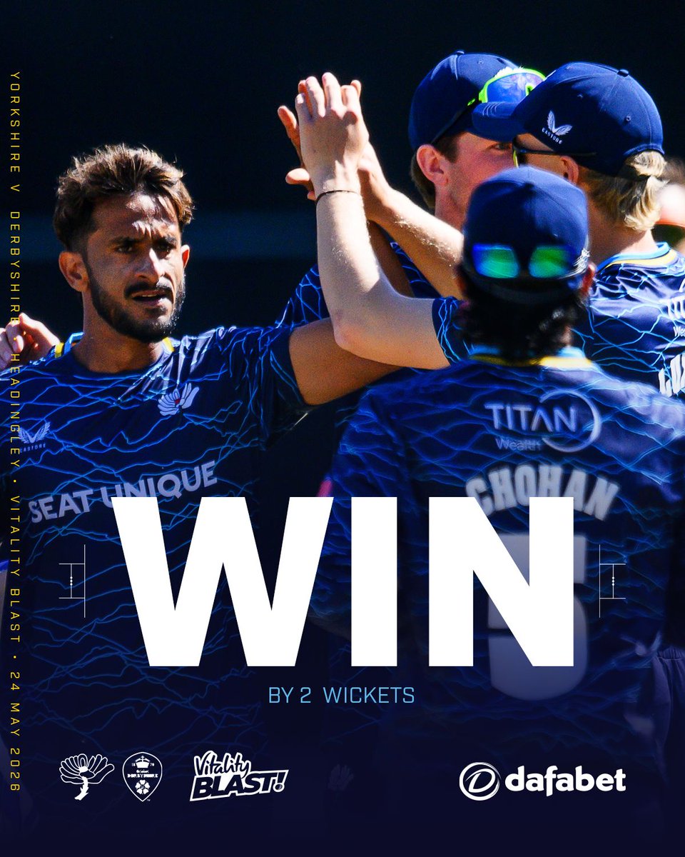 YorkshireCCC's tweet photo. YORKSHIRE WINNNNNNN!!! A thrilling victory v Derbyshire here at Headingley! https://t.co/yIwmV0oikr