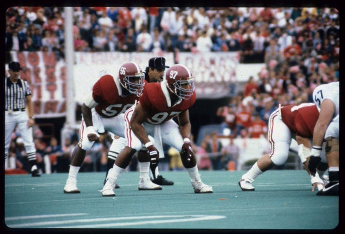 CFB_Throwbacks's tweet photo. ⏳️ #97 Days Until College Football
Cornelius Bennett
📍 Alabama (1983–1986)

One of the greatest linebackers in Alabama history.

Who else could I have used for #97?

#CFB #CollegeFootball #NCAA #Alabama #RollTide #SEC #CFBThrowbacks #CountdownToKickoff https://t.co/oIFkq8L0ES