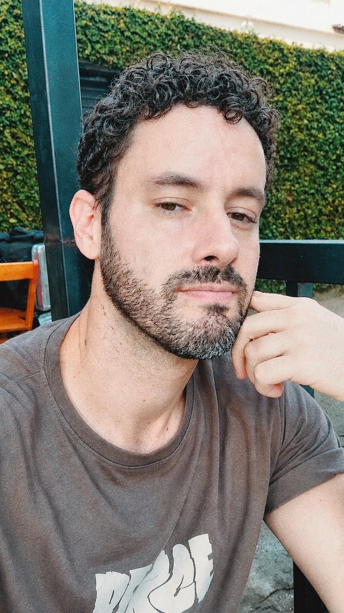 _willourenco's tweet photo. Gosto quando meu cabelo tá assim mais cacheado. https://t.co/Jw46i2utWo