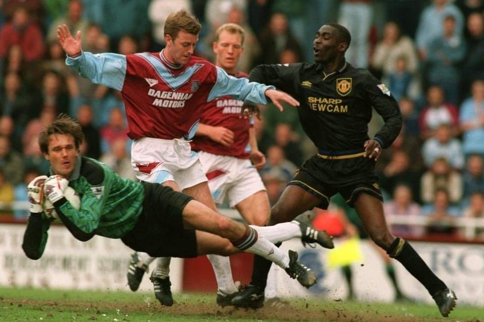 Cantona_Collars's tweet photo. I see West Ham have been relegated. 

Good, fuck them. https://t.co/YMb9BIFCjP