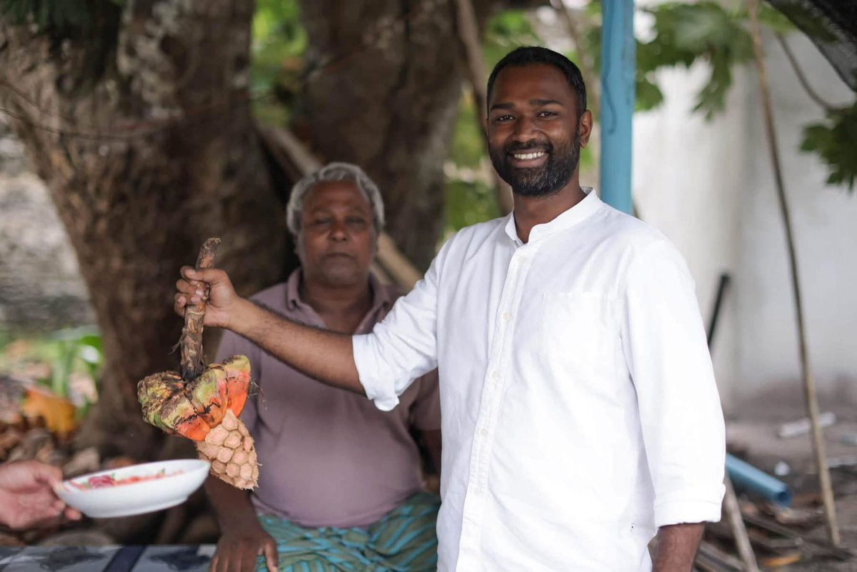 HeraigeyMary's tweet photo. ފުރައްސާރަކޮށް ބަދު ބަސް ބުނެގެން ނޫން ރީތި ކެމްޕޭންއެއް ކުރަނީ
ކެމްޕޭން ކުރަންވާގޮތް ދަސްކުރަން ރައީސް ނަޝީދު އަރިހަށް ވަޑައި ގަންނަވާ

ވޯޓް އައްނި1️⃣✔️💛 https://t.co/DwP3l1uUYq