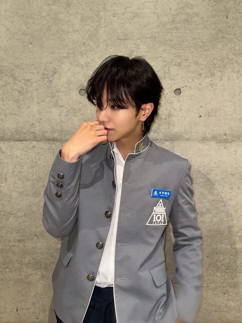 Ohira_Lin's tweet photo. #shoseimail #大平祥生
Shosei,
I honestly don’t even know where to begin...
When I read the words about this being your “最後のメール(last mail),” I completely broke down.😭💔
Not because I was angry. 
Not because I wanted to deny your decision. 
But because your words felt so real, so gentle, and so sincere that my tears just wouldn’t stop falling.😭

Your message stayed with me deeply, and I knew I had to answer you somehow, even if only through these words.
So this is not a farewell letter. 
Just a small love letter to someone who became very precious to me over the past five years.

I wasn’t there from the very beginning of Produce 101 Japan. But after discovering #JO1, I went back and watched everything from the start. And somewhere along the way, without even realizing it, my heart quietly chose Ohira Shosei.🍮💛

Out of eleven shining people, somehow, my eyes always found you, Shosei😍🤩

Your warmth. 
Your positivity. 
Your softness. 
The way you quietly kept improving step by step. 
The way you always tried your best, even during difficult times. I noticed all of it.🤓💯

And over these past five years, supporting you never once felt like a mistake. It became one of the most precious parts of my life.

When you talked about "being found in this huge world" by us, I cried even harder.😭
Because that was exactly how I felt too.

In this enormous world, somehow I was able to find you too. And meeting you changed my life more than you probably realize.

Your song #Melak became one of my guiding lights during some of the darkest moments of my life. 
Your smile comforted me more times than I can count. 
Your existence gave me strength on days when simply continuing felt difficult.

And that’s why your message felt so sincere to me. 
Not like empty idol words. 
Not something written just because it had to be written.
It felt like the honest heart of someone looking back on a beautiful chapter of his life with gratitude, love, and kindness.

When you signed your message as “JO1 大平祥生,” I started crying all over again.😭😭😭
Because I could feel how much love, pride, and sincerity you carried as a member of JO1 until the very end.
And honestly, maybe that’s why this hurts so much...🤕❤️

I don’t know what the future holds for you. 
Maybe this is only a pause. 
Maybe one day you’ll return in a new form. 
Or maybe right now, you simply need time to breathe, rest, and live quietly for yourself.❤️‍🩹
And if that’s the case, then I truly hope those days will be peaceful and gentle for you.🙏🫶

You once said that looking back now, you truly felt “幸せでした.”
More than anything, I’m grateful for that.🥰🫠
Because after all the stages, tears, laughter, pressure, effort, and love, the fact that you can look back on those years with happiness means everything to me.

Thank you for becoming an artist.💛 Thank you for staying kind.💛💛
Thank you for never losing your gentle heart.💛💛💛
Thank you for all the smiles, music, words, and memories.💛💛💛💛

No matter where life takes you next, a part of my heart will always quietly cheer for you.
You will always be my beloved #OhiraShosei.🌟