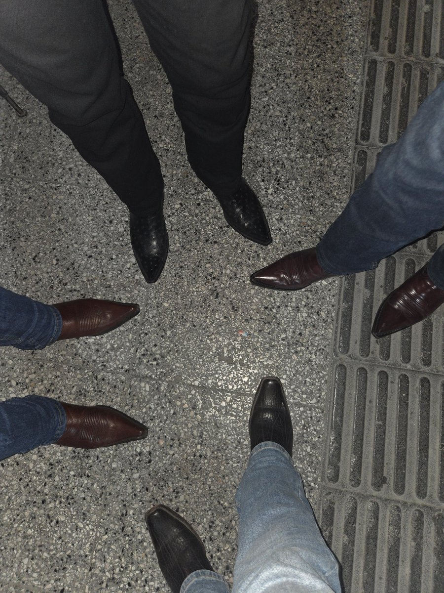 MasterJuanMty's tweet photo. Solo machos 🤠 https://t.co/sjB7RK8NfR