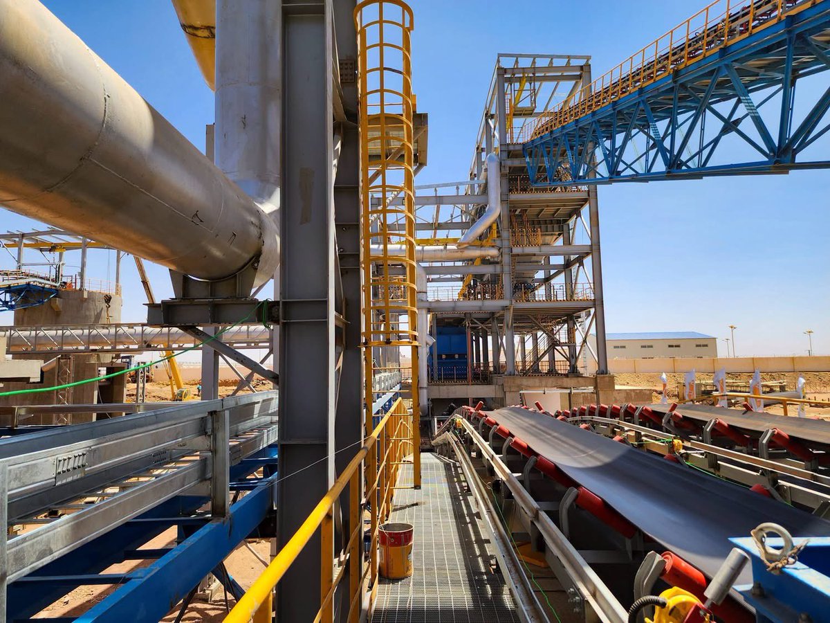 PerspectiveDZ's tweet photo. [#Mines][#Industrie] 

Lancement des essais de la première unité de traitement primaire de la mine de fer de Gara Djebilet dans la wilaya de Tindouf https://t.co/673UWt03UK