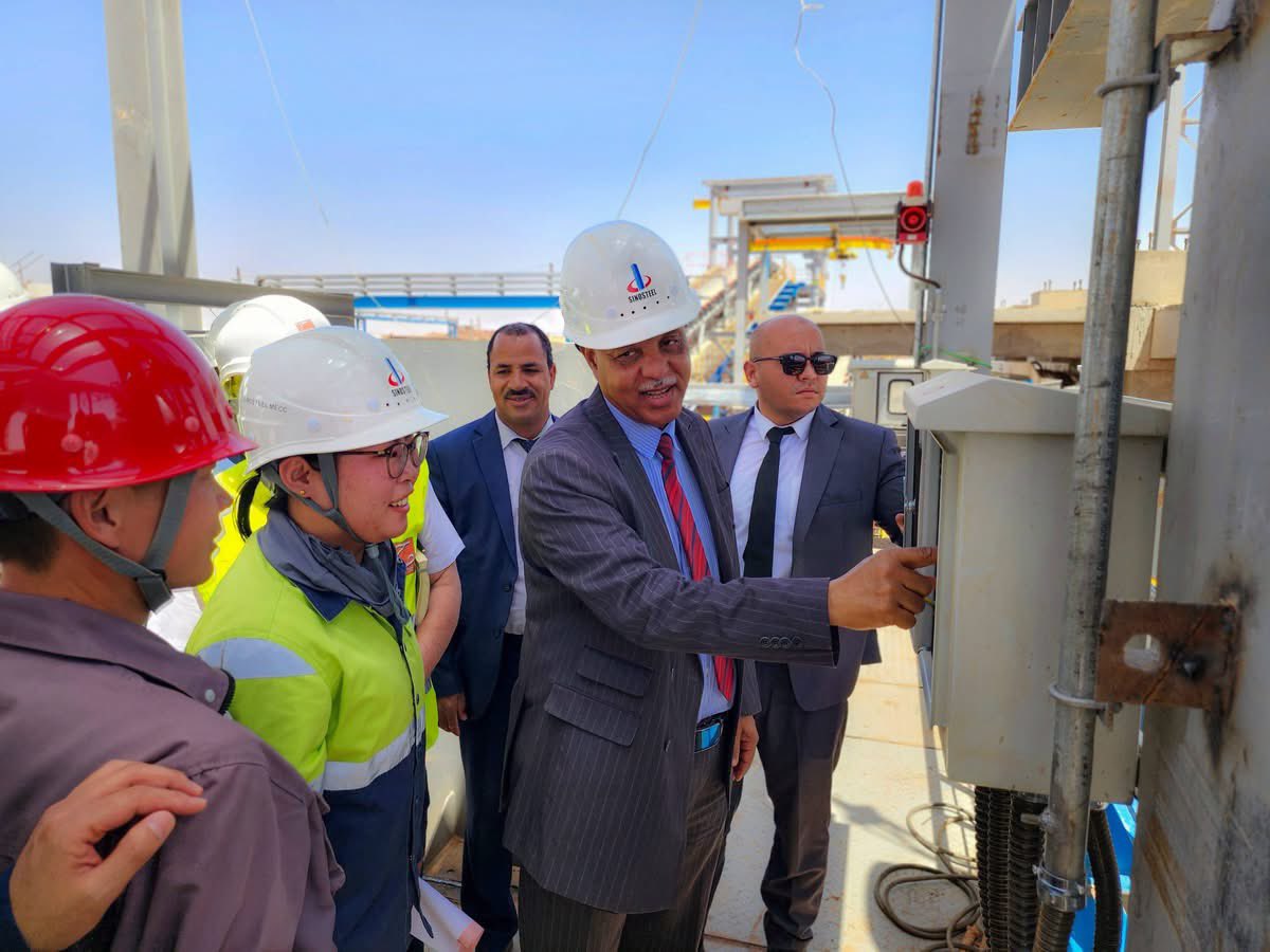 PerspectiveDZ's tweet photo. [#Mines][#Industrie] 

Lancement des essais de la première unité de traitement primaire de la mine de fer de Gara Djebilet dans la wilaya de Tindouf https://t.co/673UWt03UK