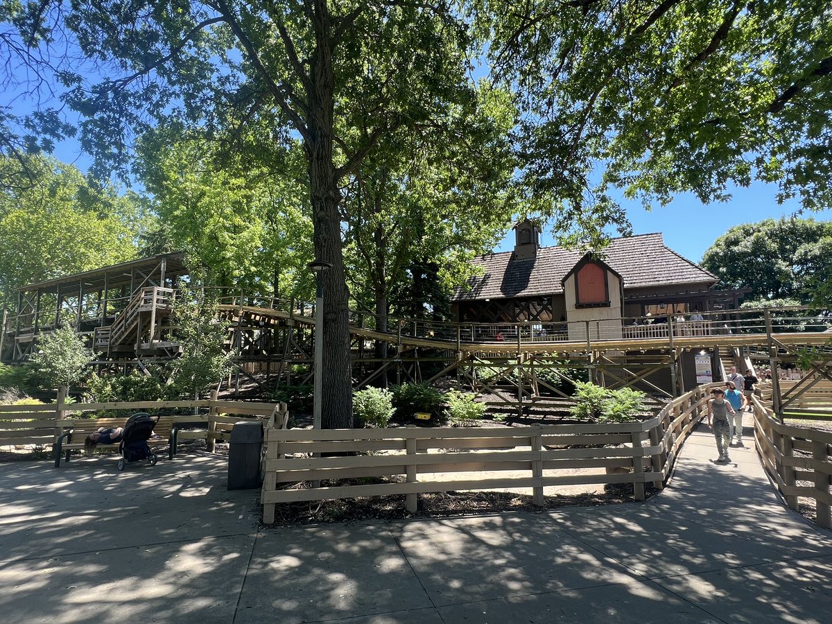 MidwestInfoGuide 🎢 tweet media