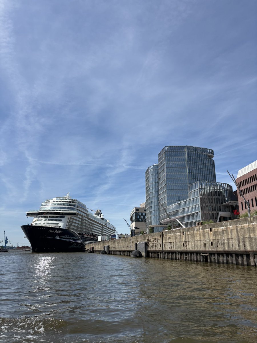 macgregor_tom's tweet photo. Eis und Hafen https://t.co/BvhokOFWCz